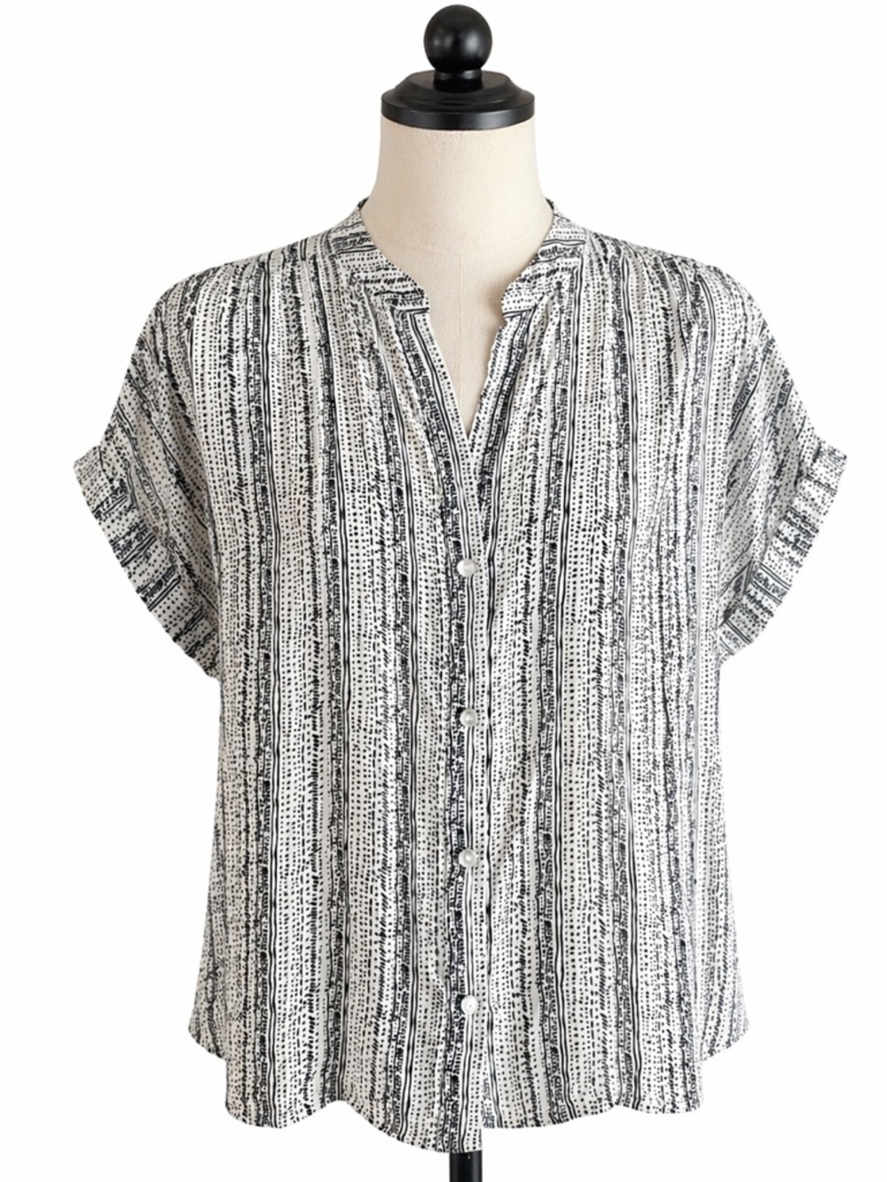 Anthropologie Cloth & Stone Navy/White Geometric Dot Print Top Small
